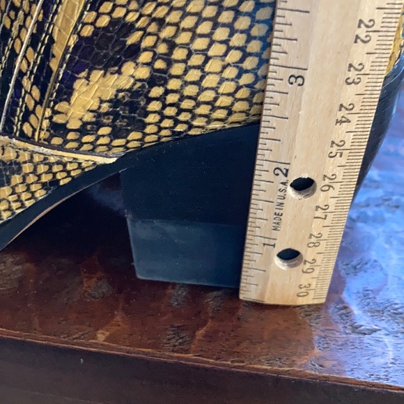 Chloe Rylee Low Boot 🥾 Snake Skin Python Print One of the "It" Patterns Luxe - Picture 15 of 16